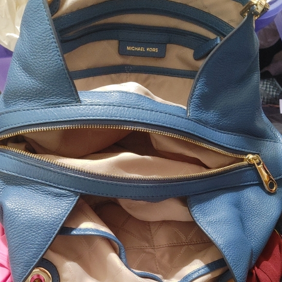 Michael Kors Navy Shoulder Bag with Gold Accents - Picture 7 of 7